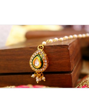 Classic Kundan Maang Tika